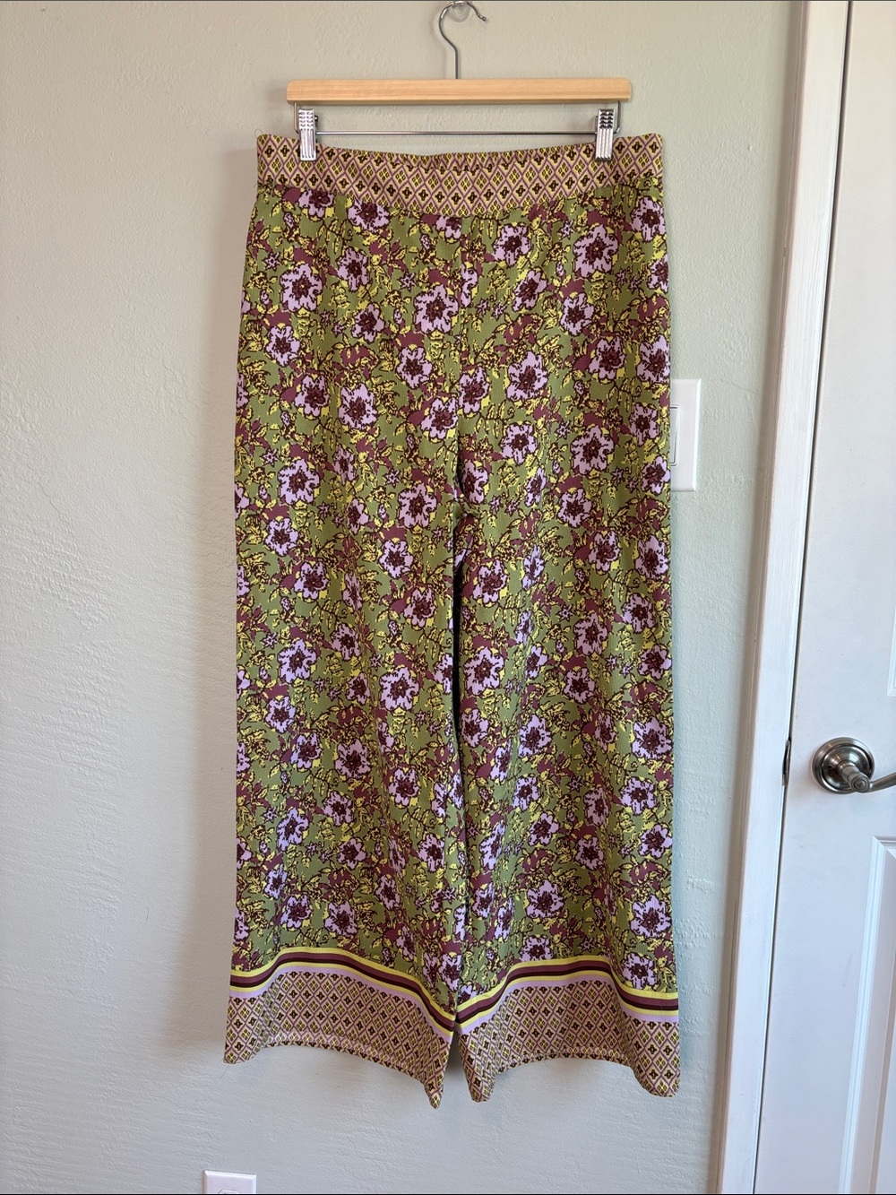 Bundle 2/$30! cupcakes & cashmere Olive Green Floral Wide-Leg Pants Palazzo Boho